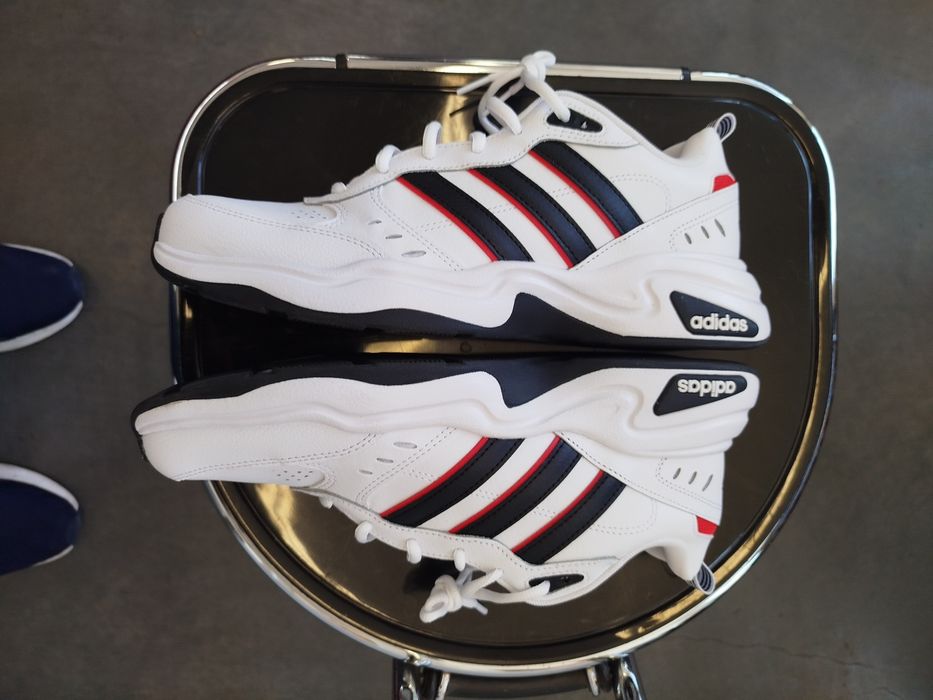 Оригинални Adidas №44 2/3 – като нови, с гаранция и касов бон