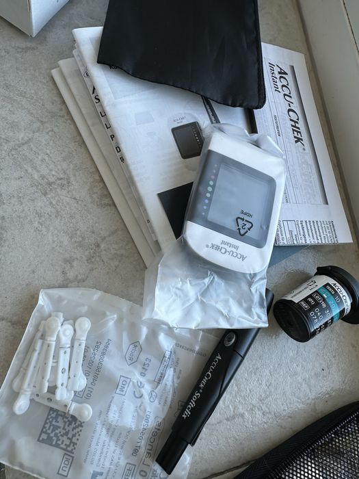 Lot 3 Glucometre Glucometru Accu-Check CodeFree Noi, Poze reale