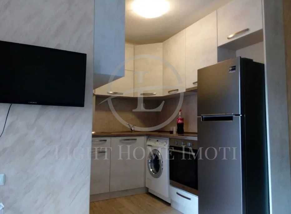 Продава се Тристаен апартамент в Пловдив, Кючук Париж - 70 кв.м за 2429 €/кв.м - Снимка #1