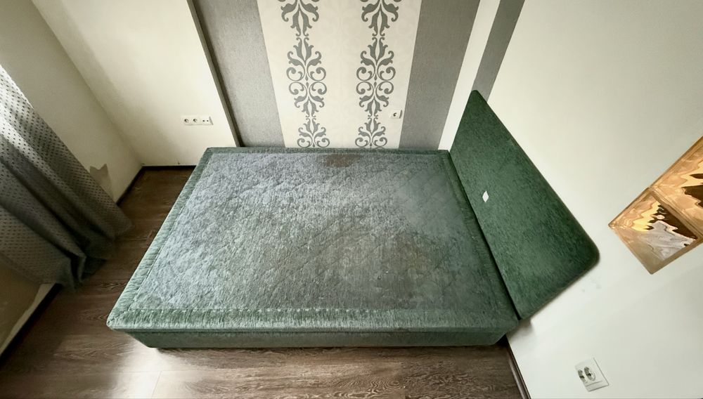 Практично легло / спалня 150х200 см с повдигащ механизъм и голяма ракла