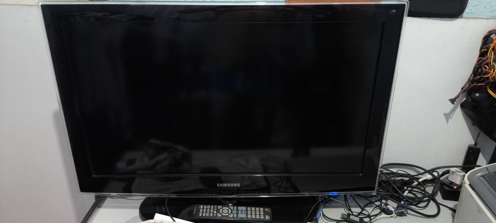 Продается телевизор 32 диагональ.
