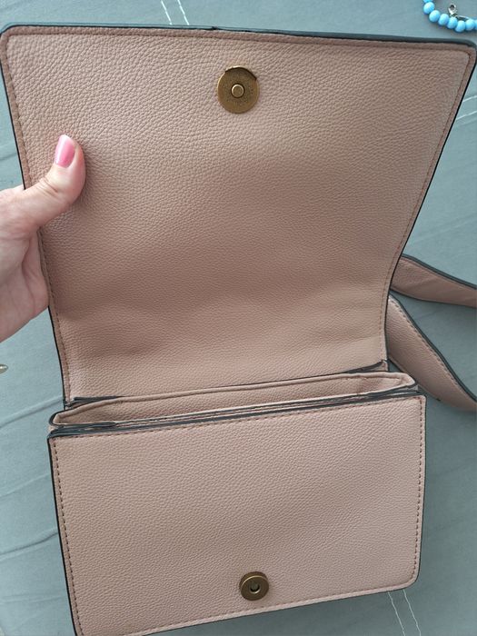 Чанта Guess с дълга дръжка