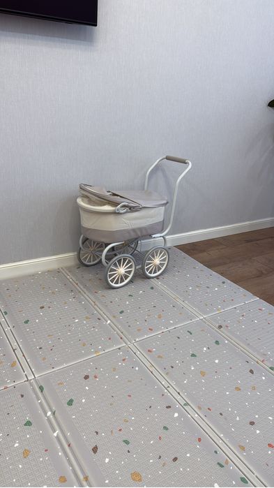 Коляска для кукол