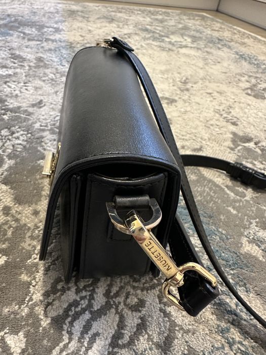 Geanta piele Musett ,culoare negru, dimensiuni 17x13,stare foarte buna