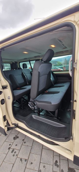 Opel Vivaro EcoFlex 8+1 locuri 2017 AC Finanțarea prin TBI Bank