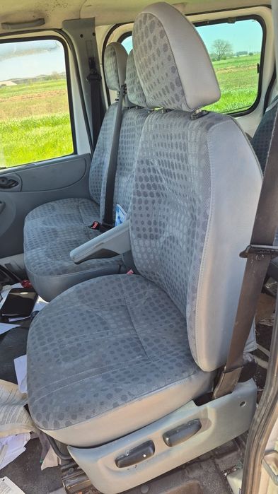 Dezmembrez  ford transit 2.2 E4 motor cutie roti faruri banchete