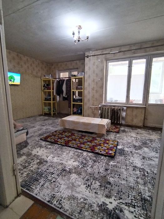 Продаётся 5 ком квартира в центре города Навои.