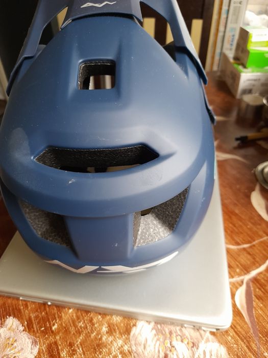 ABUS детска каска за спорт