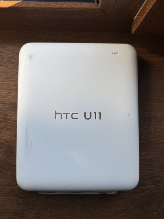 Продам смартфон HTC U11 64GB