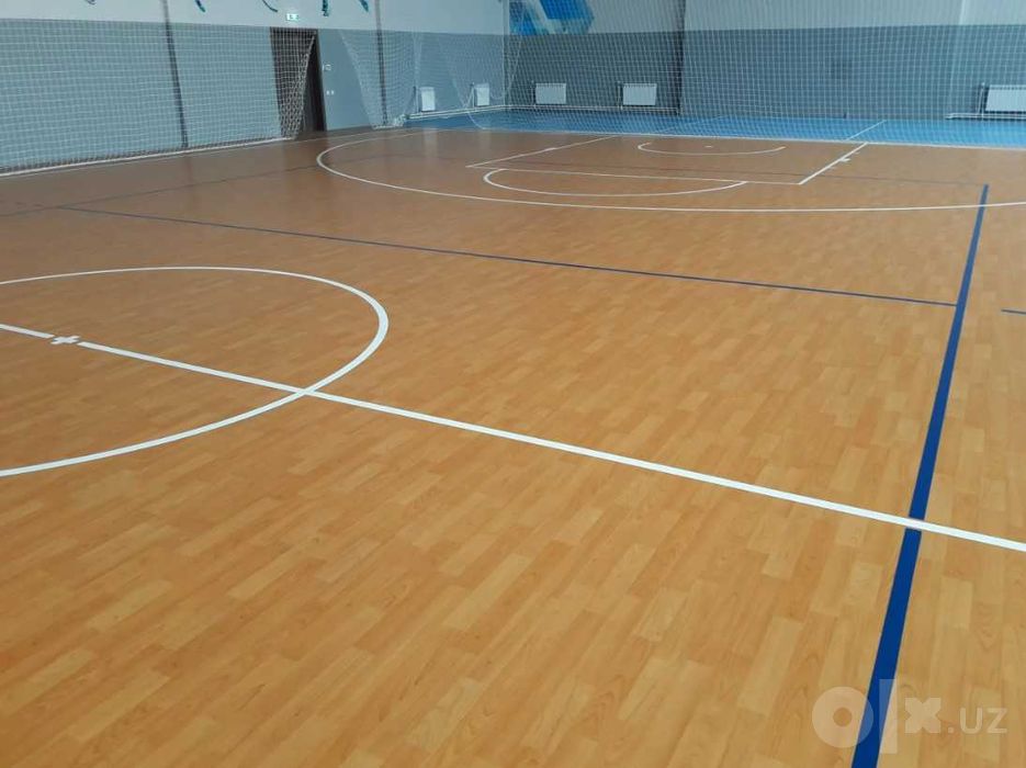 Укладка спортивного линолеума с нанесением разметки с гарантией.
