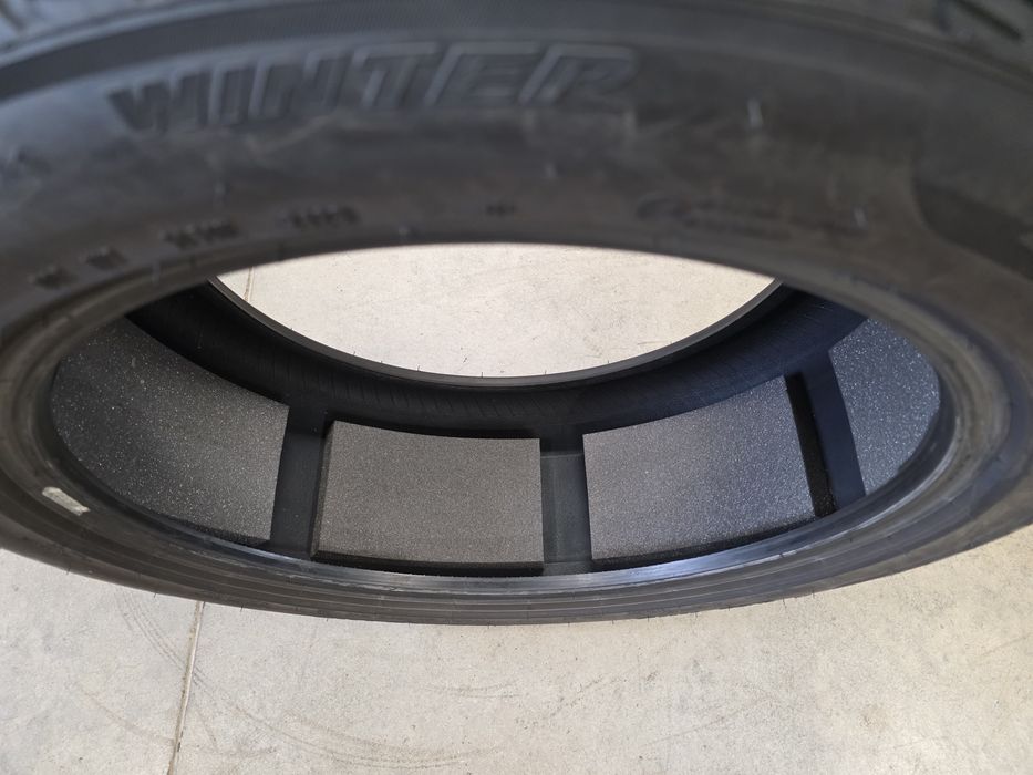 255/45/19 4бр.PIRELLI WINTER SOTTOZERO  3 -TO-EL-PNCS-rim protector