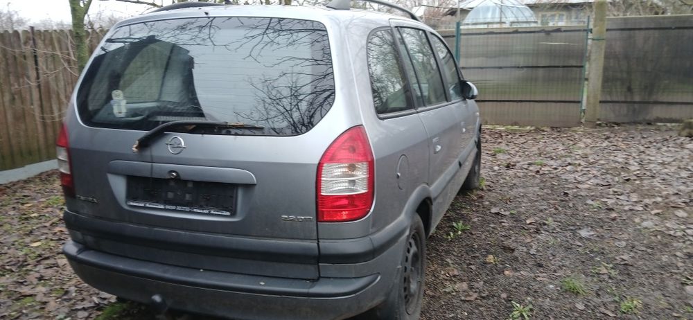 Vând Opel Zafira pentru piese de schimb, auto radiată, 2004, 2.2 DTI