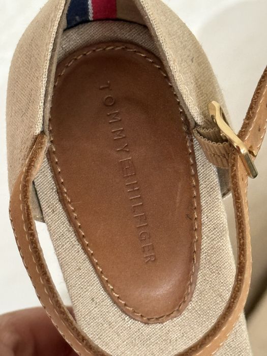 Босоножки Tommy Hilfiger бежевый