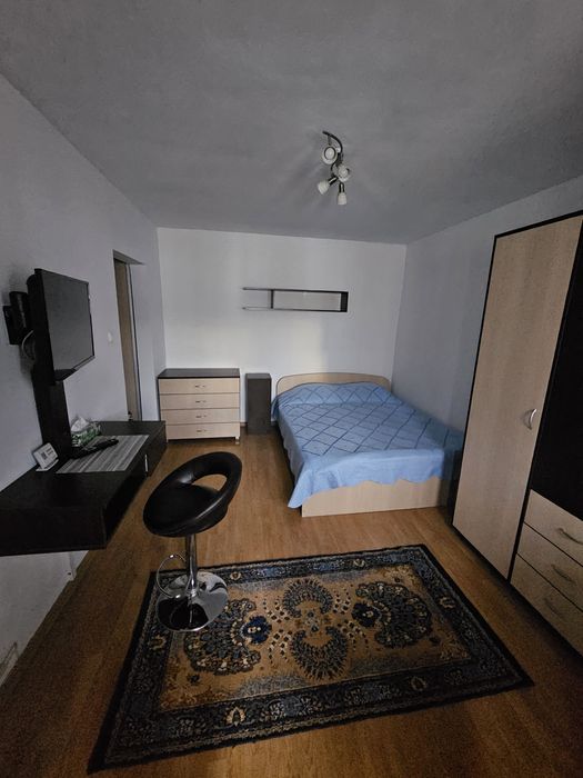 PF - închiriez garsonieră 280€ începând cu data de 15 noiembrie