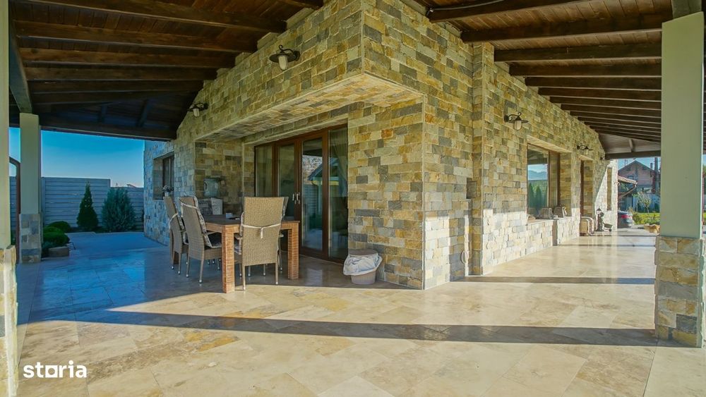 Locatie cu poveste in stil neoclasic, constelata de 3.000 mp teren