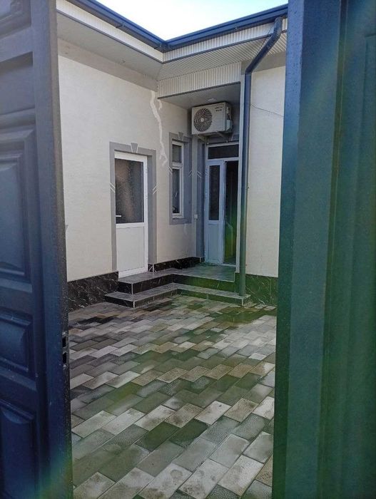 Срочна сотилади... Сергели Янги дархон 4 хона 1 этаж 1.4 соток ер
