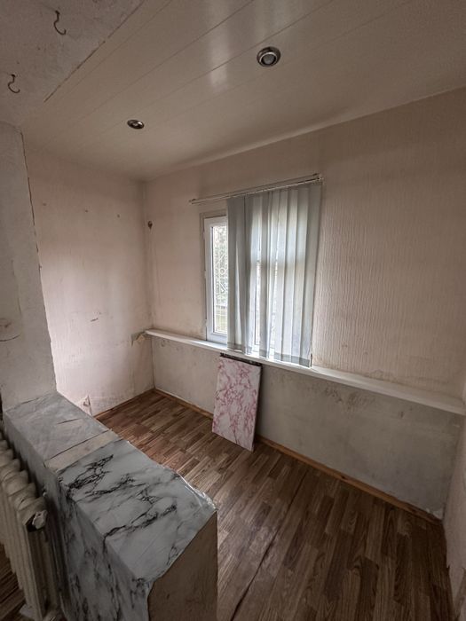 Феруза Продается квартира 2/1/4 балкон 1.5х3 ор-р: Школа 205