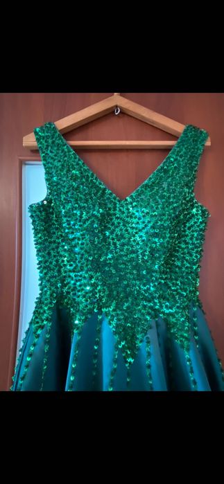 Вечернее платье для торжеств