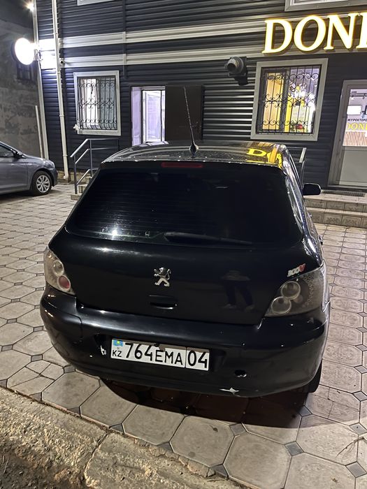 Peugeot 307 год 2006