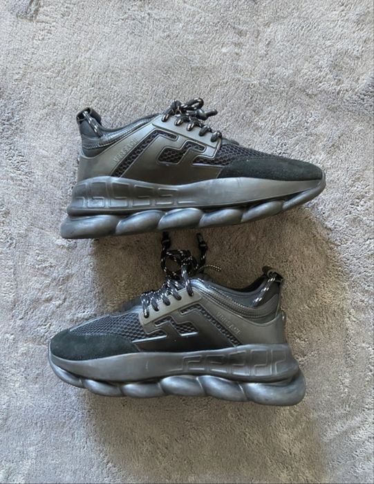 Versace chain reaction