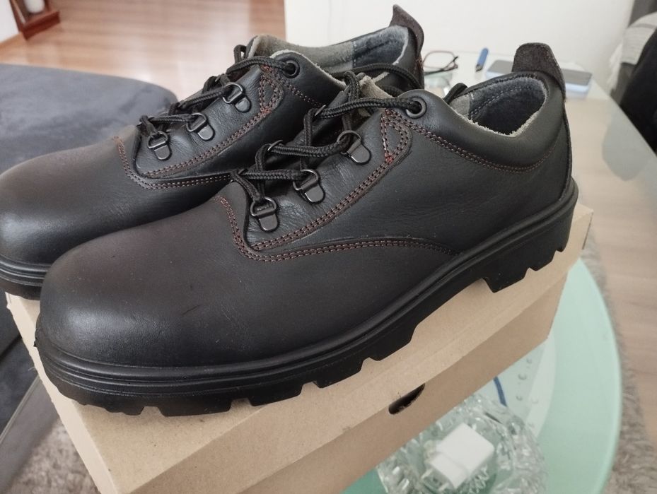 Продавам мъжки обувки