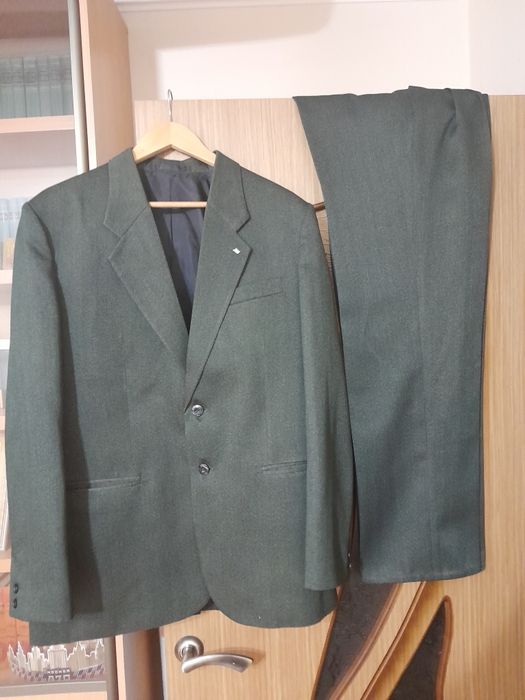 Продам мужской костюм