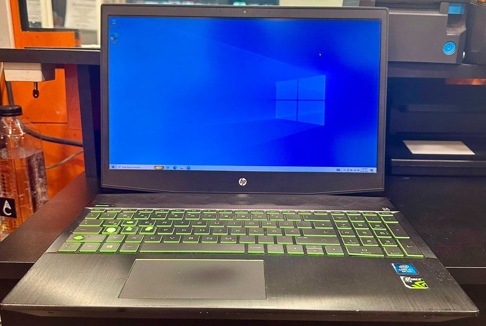 Hope Amanet P5 , HP Pavilion Gaming 15-CX0XXX , i5 - 8300H , 16GB DDR3 , 1TB SSD , GTX 1050 4GB - GARANTIE