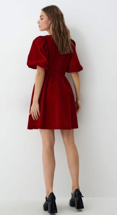 Червена рокля с буфан ръкави - Mohito