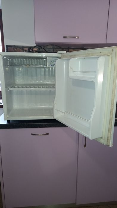 Мини бар хладилник марка Самсунг