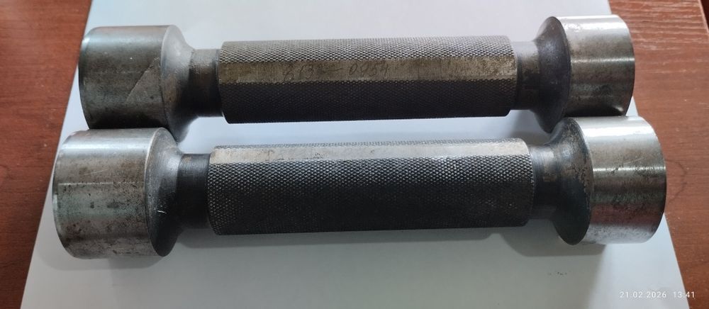 Гантели - 1 кг Времени СССР.