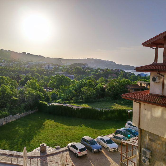 Дава се под наем Тристаен апартамент в Балчик - 97 кв.м за 550 € - Снимка #4