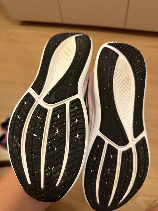 Adidasi Nike, marimea 36