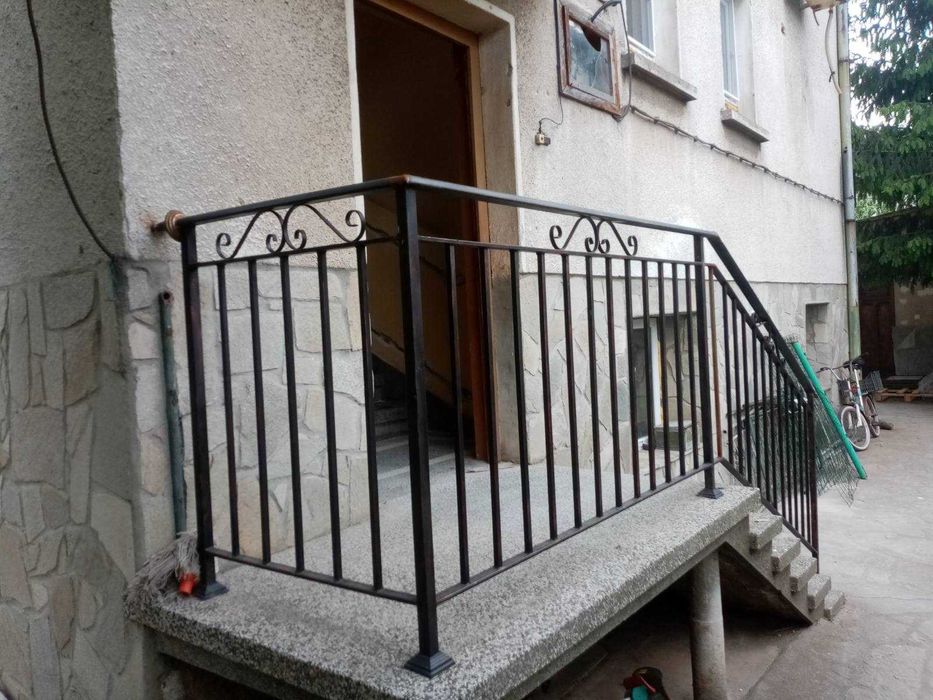 Парапети за стълбища и тераси от ковано желязо