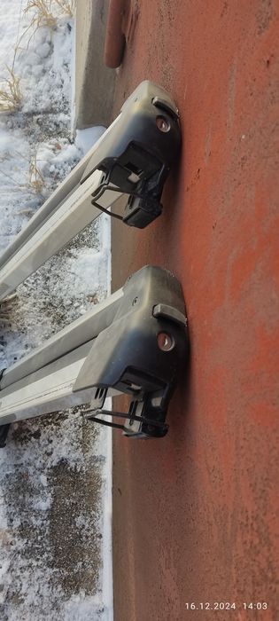 Багажник для лыж и сноуборда.