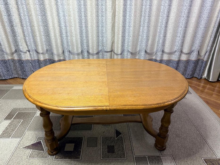 Продам дубовый стол