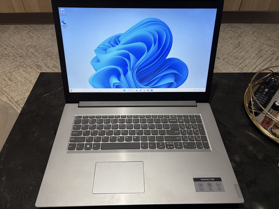Laptop Lenovo 17.3" , Ryzen 5 /16Gb ddr4 2400mhz/ 256GB SSD/1TB HDD