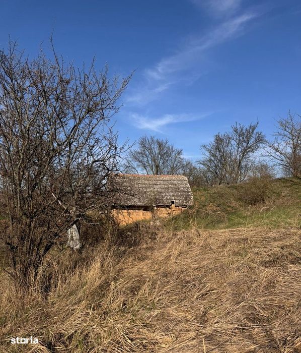Teren intravilan panoramic langa Oradea – vilă premium / infinity pool
