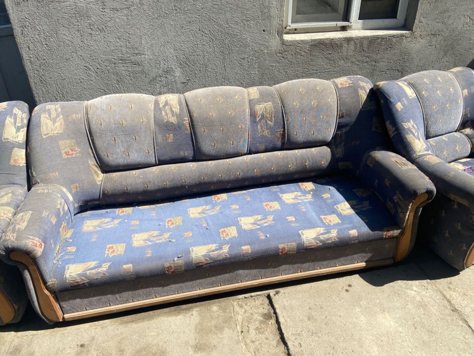 Диван с креслом даром