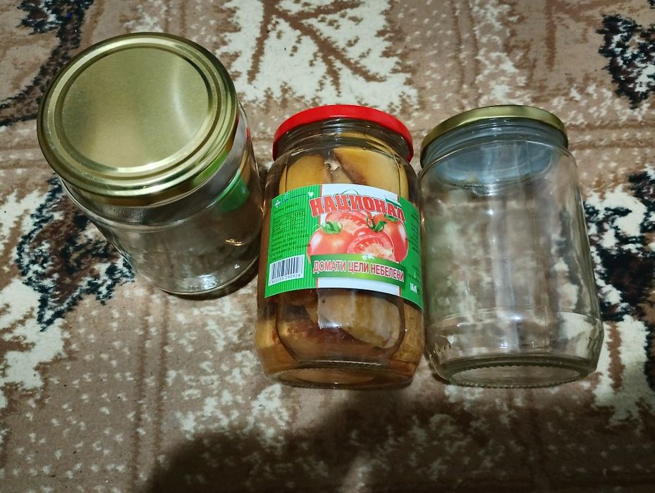 Продавам буркани с винт