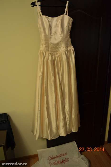 Rochie mireasa tip printesa model Chrisitian Philippe, ivory