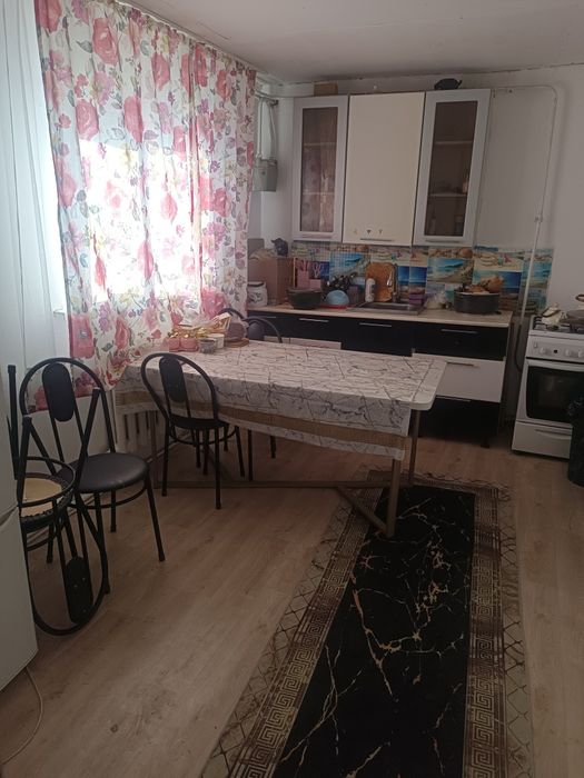 Продам дом в харошым раёне