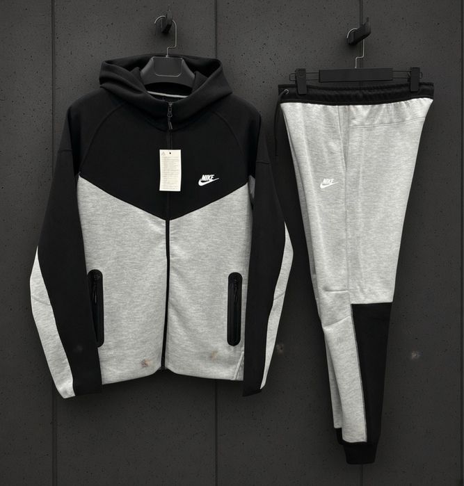 Nike tech fleece 2024