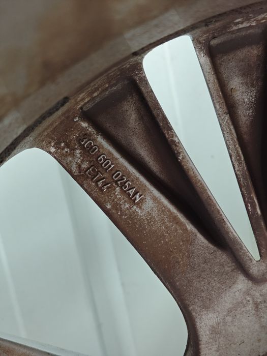 Set roti complete,jante OEM VW Chicago,anvelope Continental 235/45/18