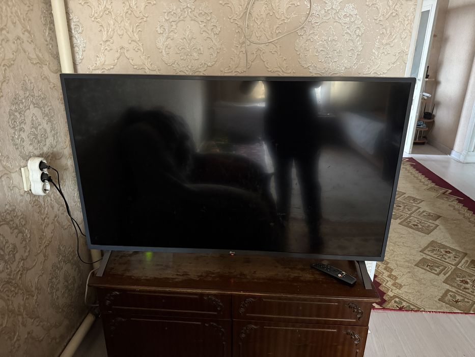 Продам телевизор LG smart в хорошем состоянии