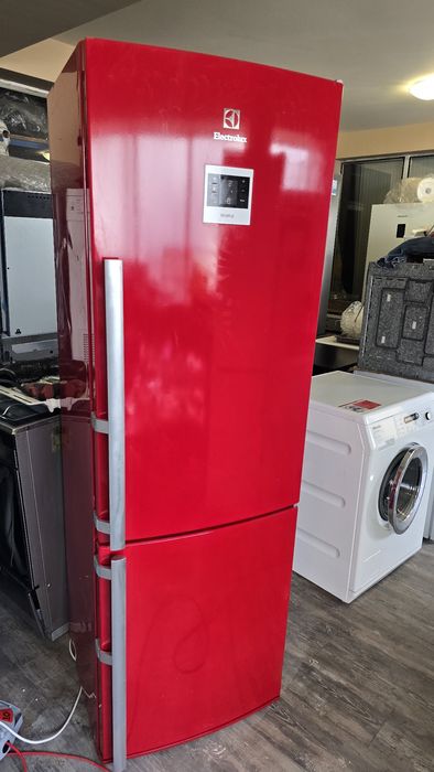 Хладилник с фризер Electrolux