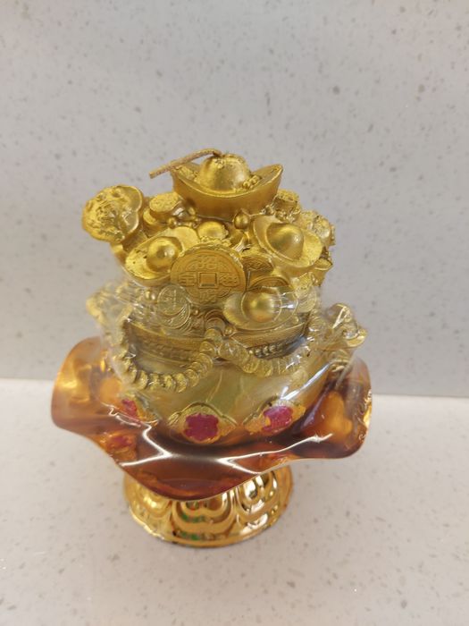 Денежные свеча продам