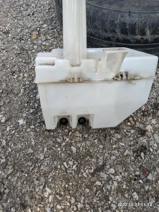 Казанче за течност за чистачки