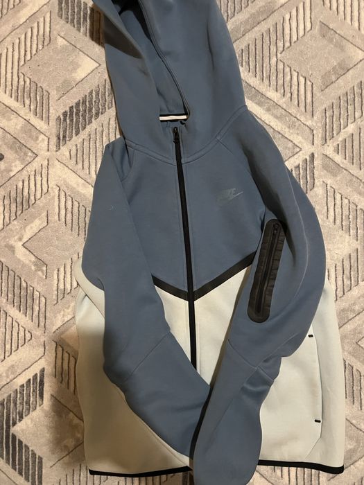 Продават се/Бартят се адидас ленти и текове и the north face суичер