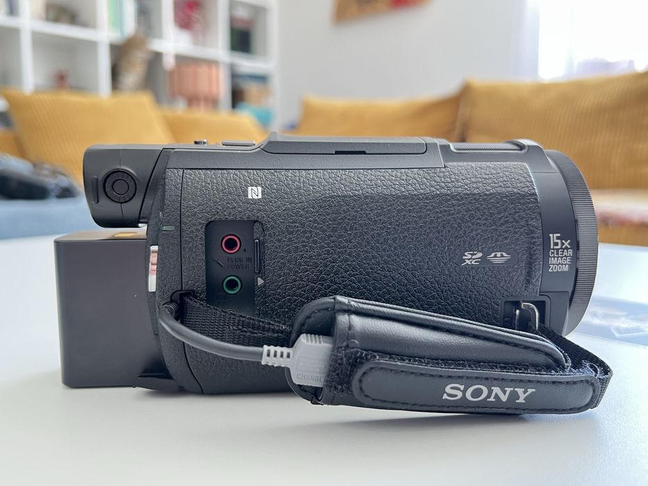 Sony Handycam 4K FDR-AX33 (nefolosită, stare excelentă)