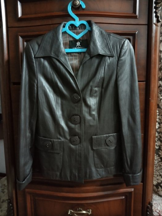 Женская одежда М размер